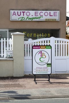 <h1>Panneau Roseau à décorer</h1><p>Ce panneau d'affichage, c'est le vôtre ! Laissez libre cours à votre imagination pour créer votre message adhésivé ou sérigraphié.</p><small>- Photo non contractuelle -</small>